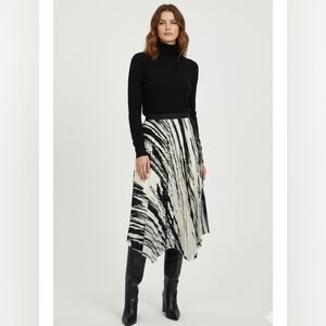 {Express} NWR Black and White Assymetrical Pleated Skirt - Size XL/XXL